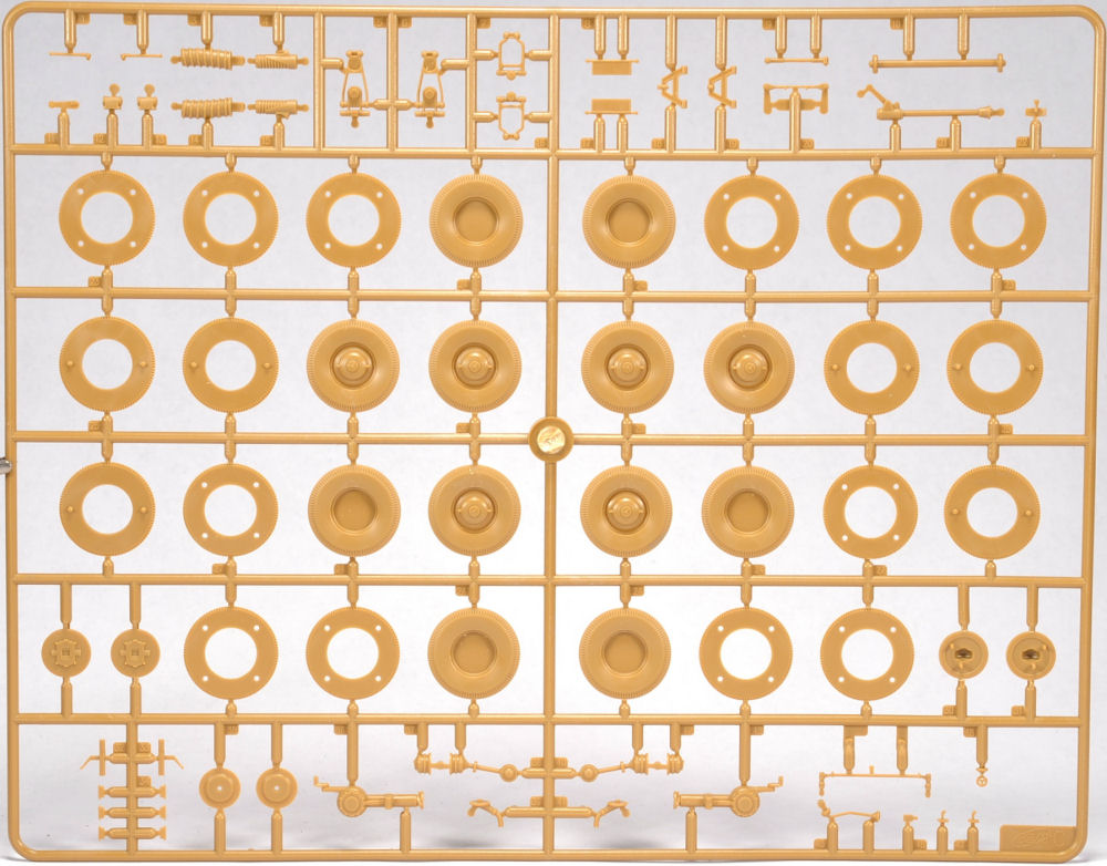 ICM 35533 1/35 Typ 770K (W150) Tourenwagen Kit Image 02