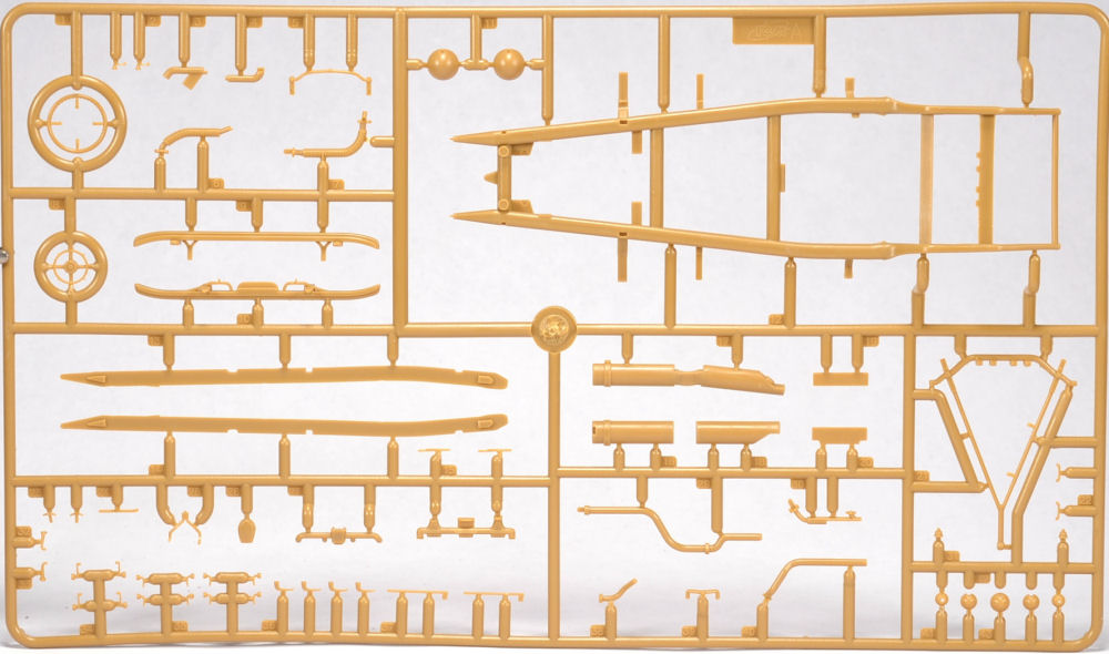 ICM 35533 1/35 Typ 770K (W150) Tourenwagen Kit Image 04