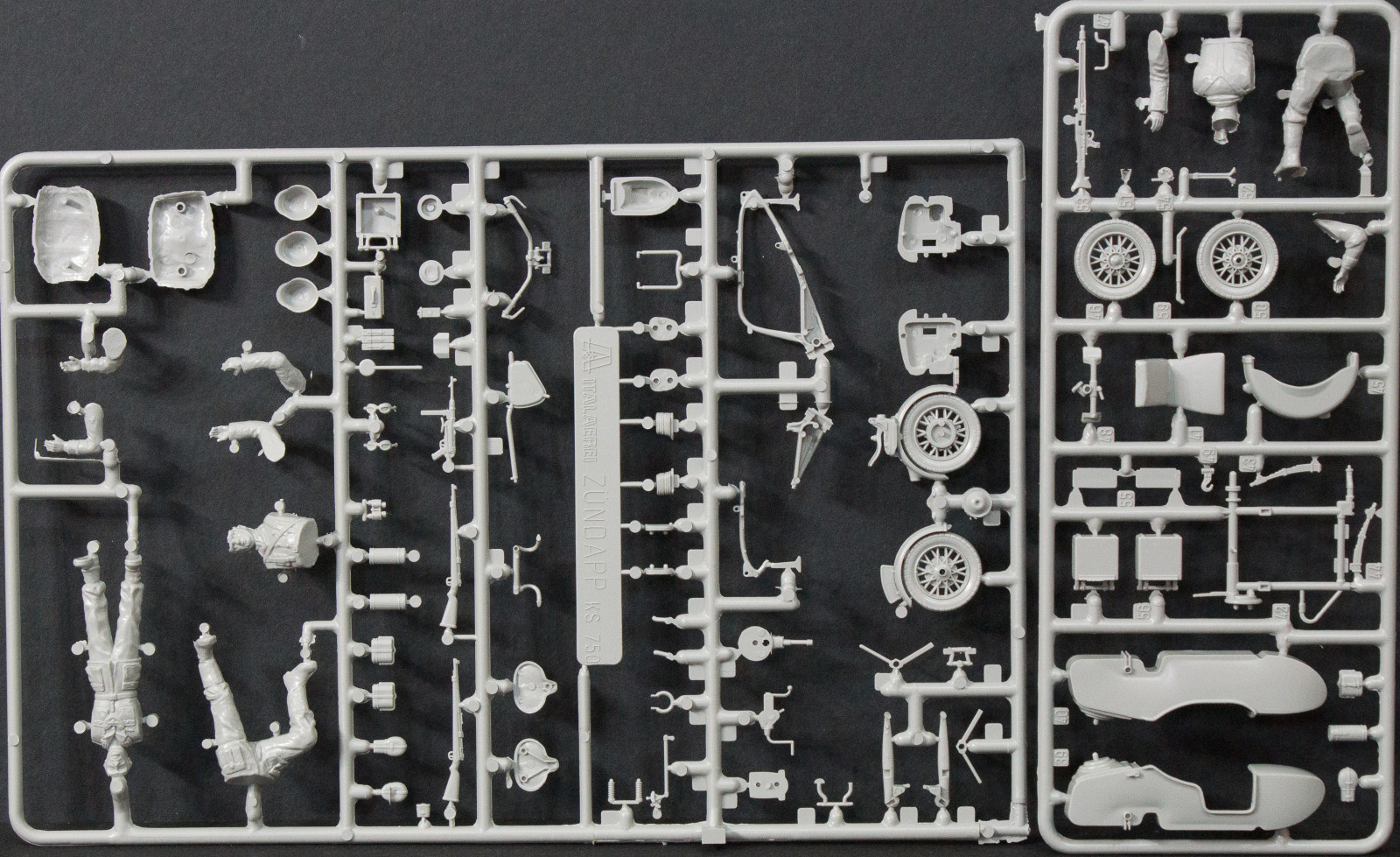 Italeri 0317 1/35 Zündapp with Sidecar Parts Image 01