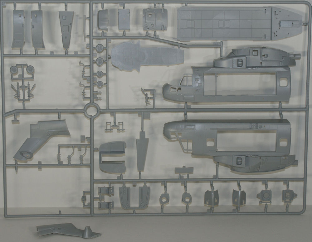 Italeri 1332 1/72 AW.101 Merlin 'Skyfall' Parts Image 01