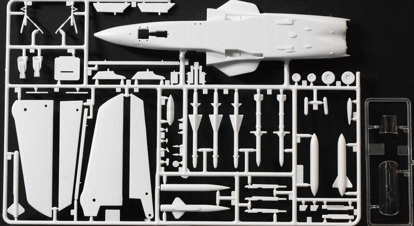 Italeri 1403 1/72 Tornado IDS '311 GV RSV 60th Anniversary' Parts Image 02