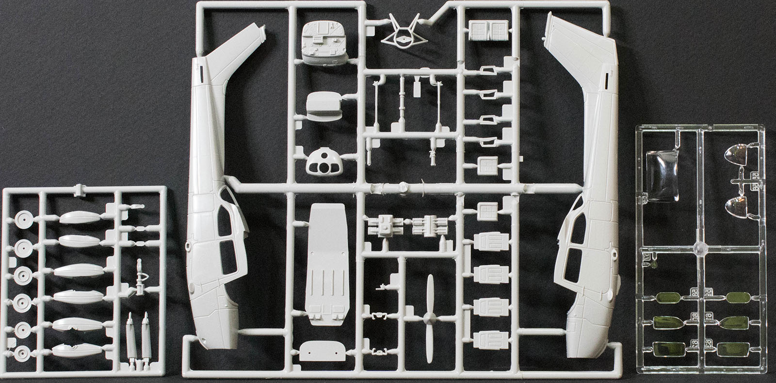 Italeri 2764 1/48 Cessna 172 Skyhawk '1987 Landing on Red Square' Parts Image 01