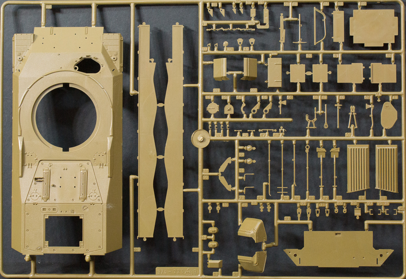 Italeri 36507 1/35 Leopard 1A2 Parts Image 02