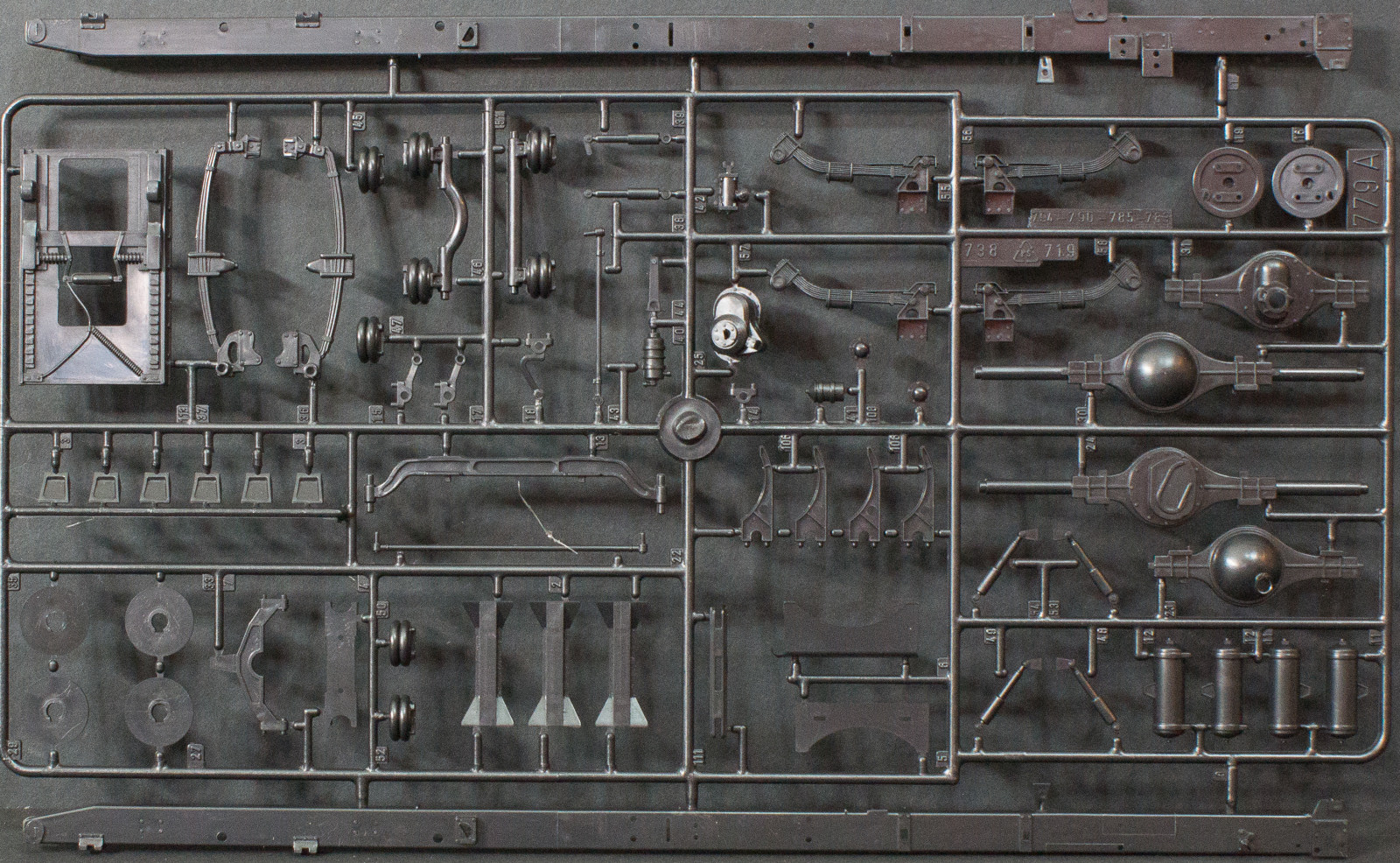 Italeri 3820 1/24 American Superliner Parts Image 04