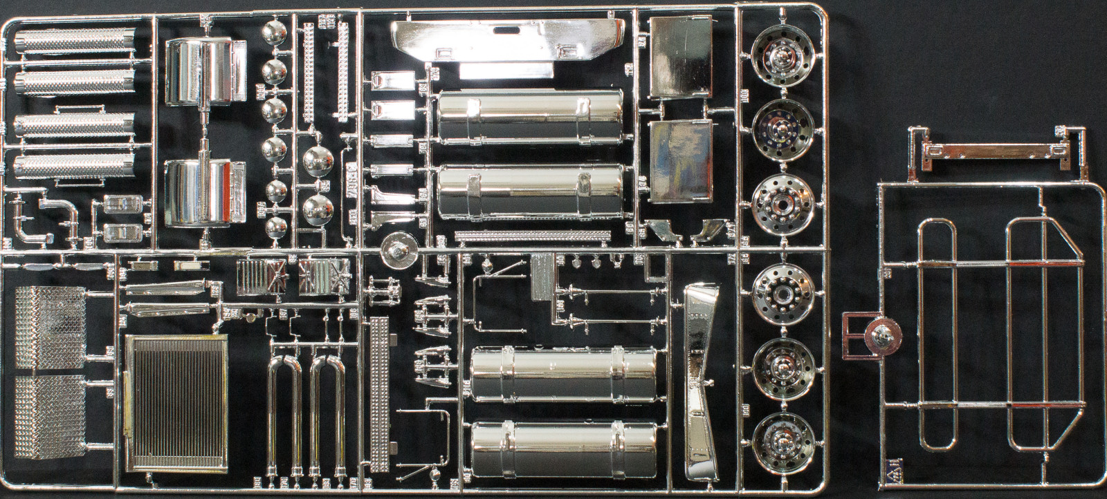Italeri 3820 1/24 American Superliner Parts Image 05