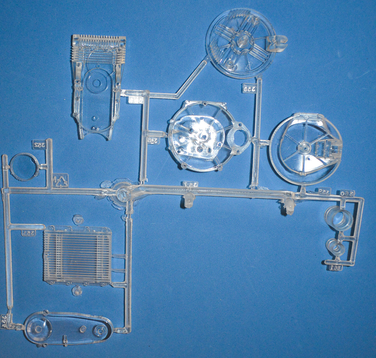 Italeri 4513 1/6 Moto Guzzi V850 California Parts Image 11