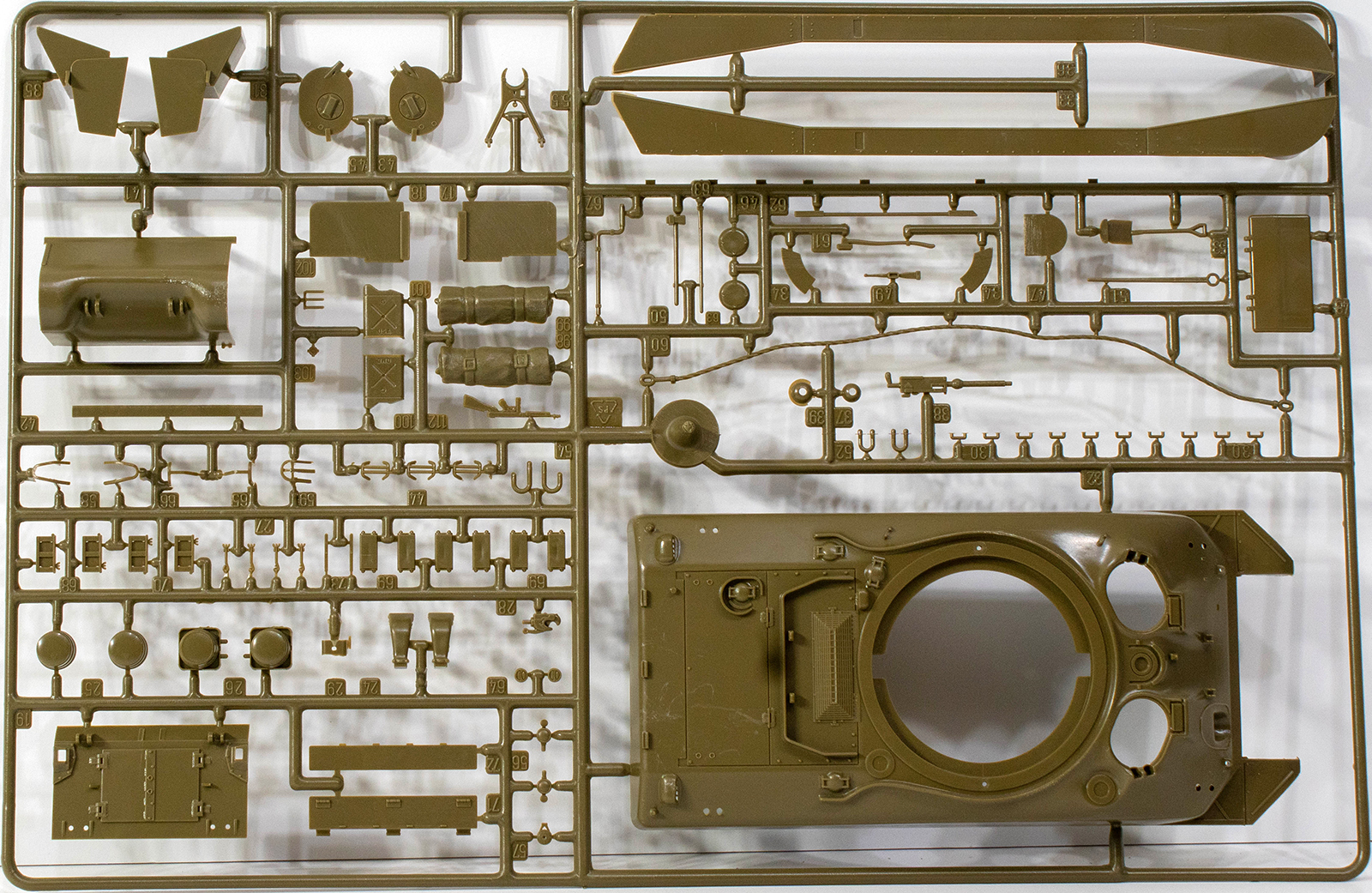 Italeri 6568 1/35 M4A1 Sherman w/U.S. Infantry Parts Image 01