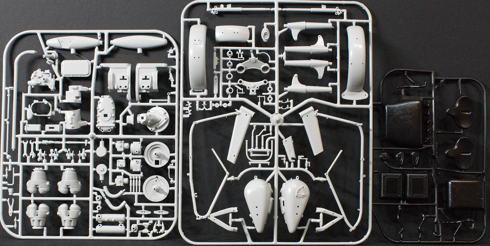 Italeri 7403 1/9 German Military Motorcycle with Sidecar Parts Image 03