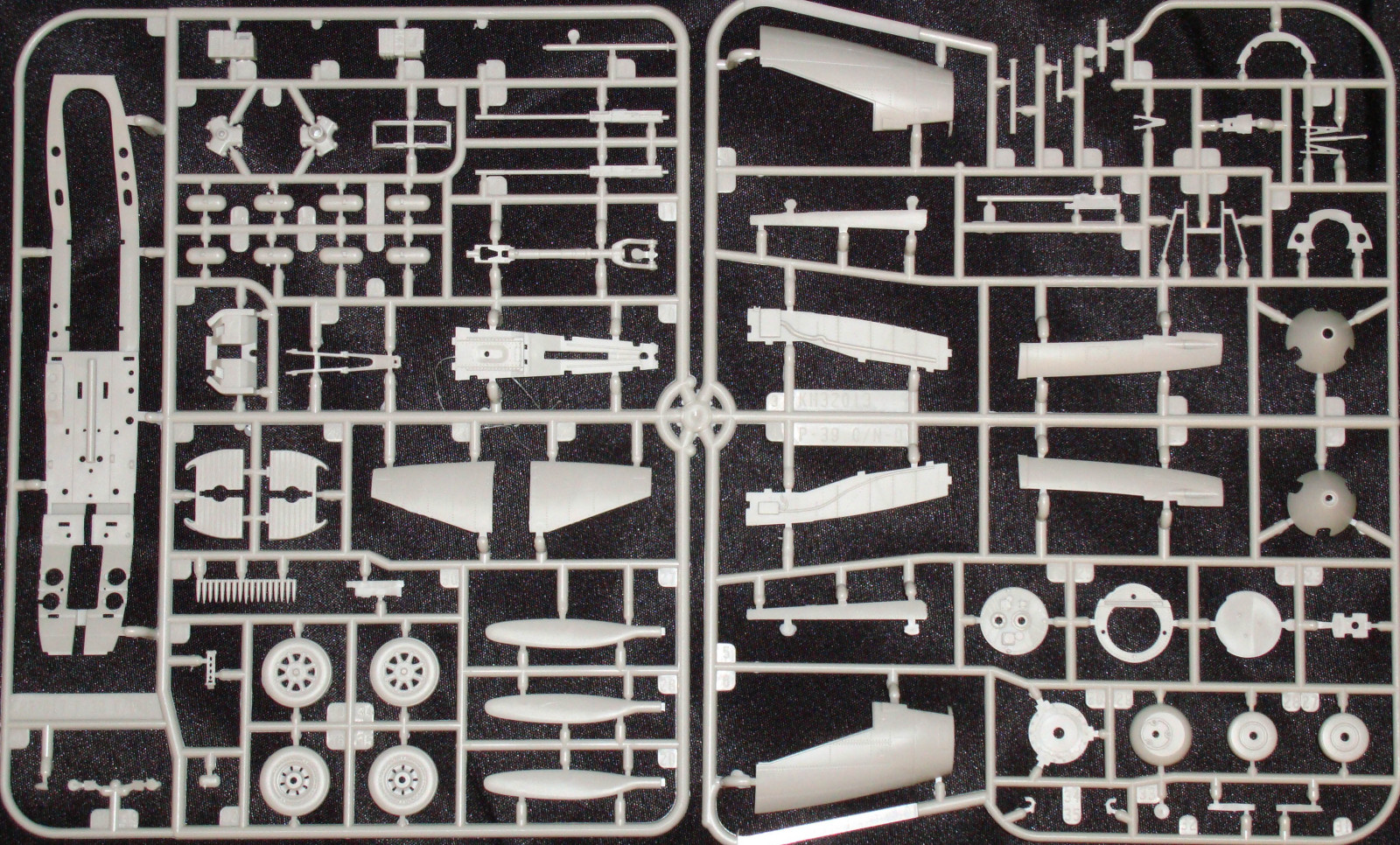 Kitty Hawk Models 32013 1/32 P-39Q/N Airacobra Review Image 03