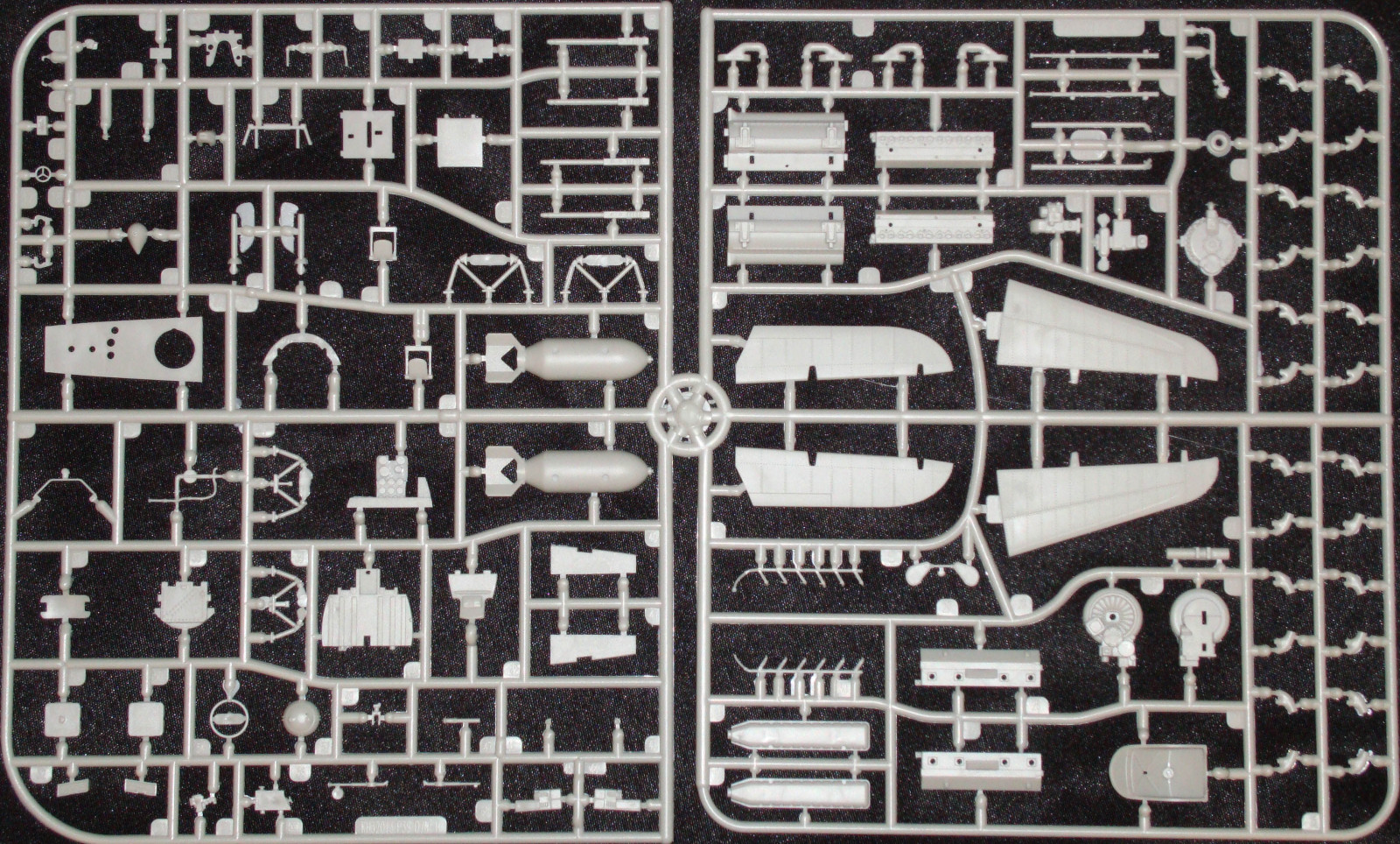 Kitty Hawk Models 32013 1/32 P-39Q/N Airacobra Review Image 04