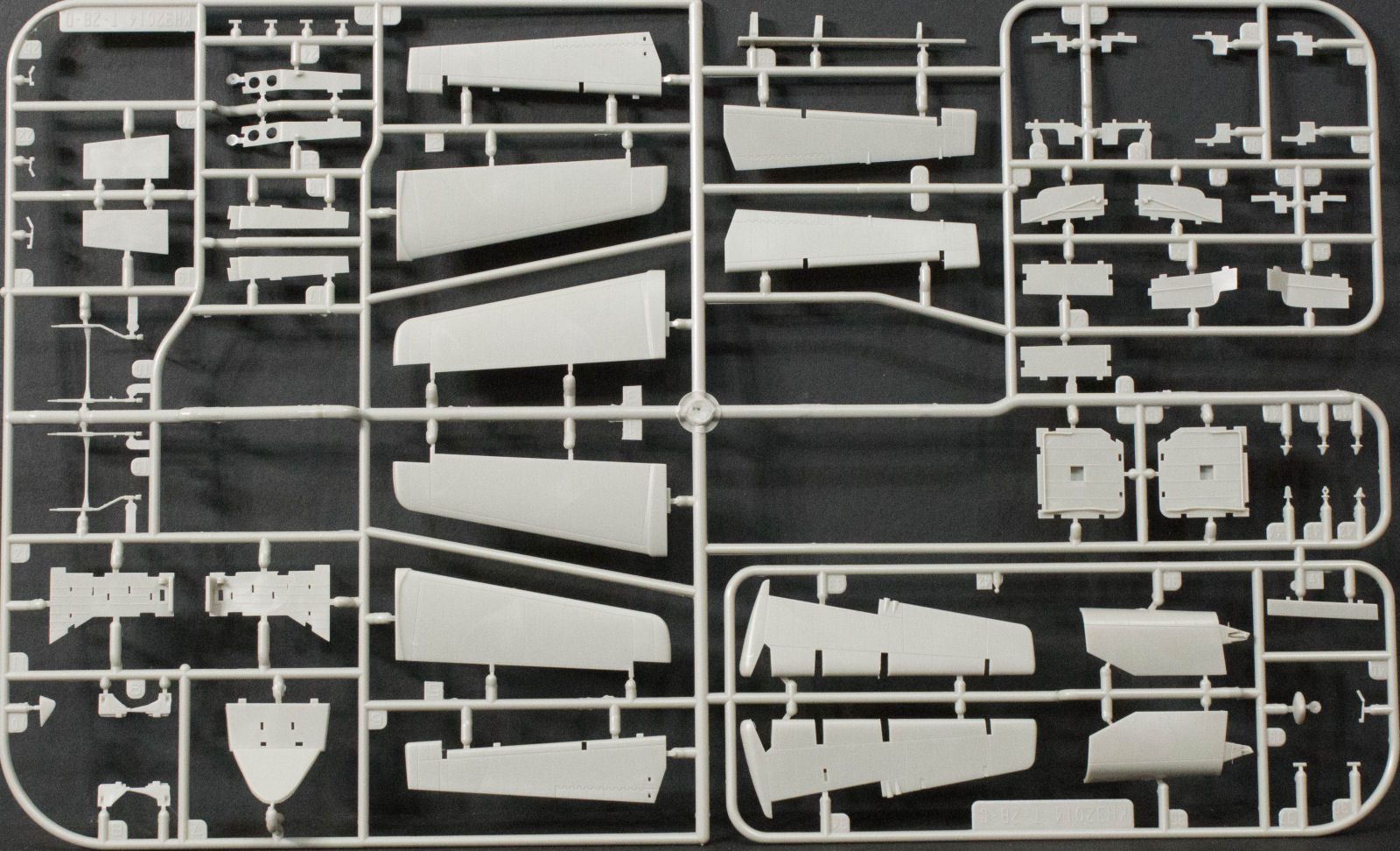 Kitty Hawk Models 32014 1/32 T-28B/D Trojan Review Image 03