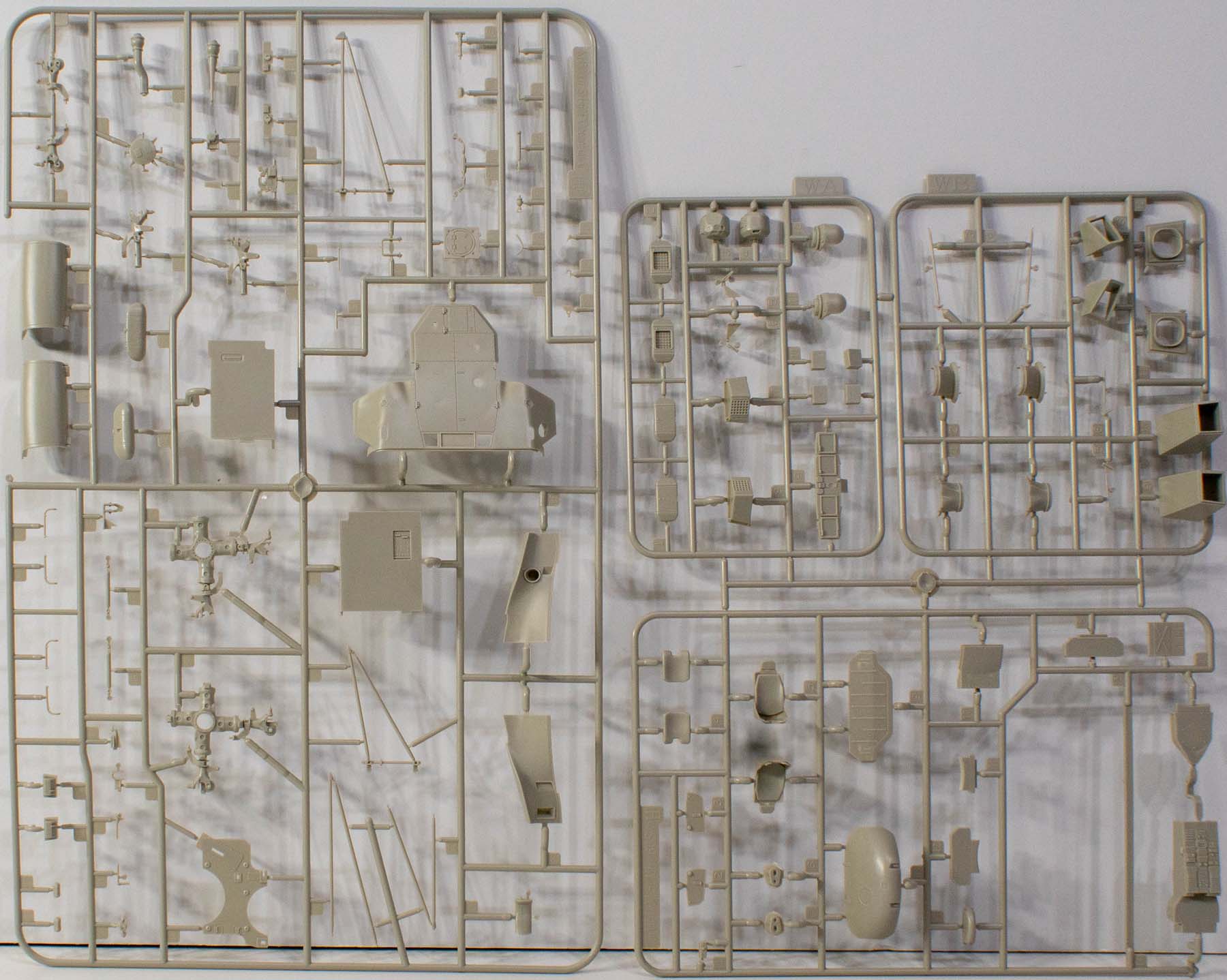 Kitty Hawk Models 50015 1/35 MH-60S Knight Hawk Review Image 03