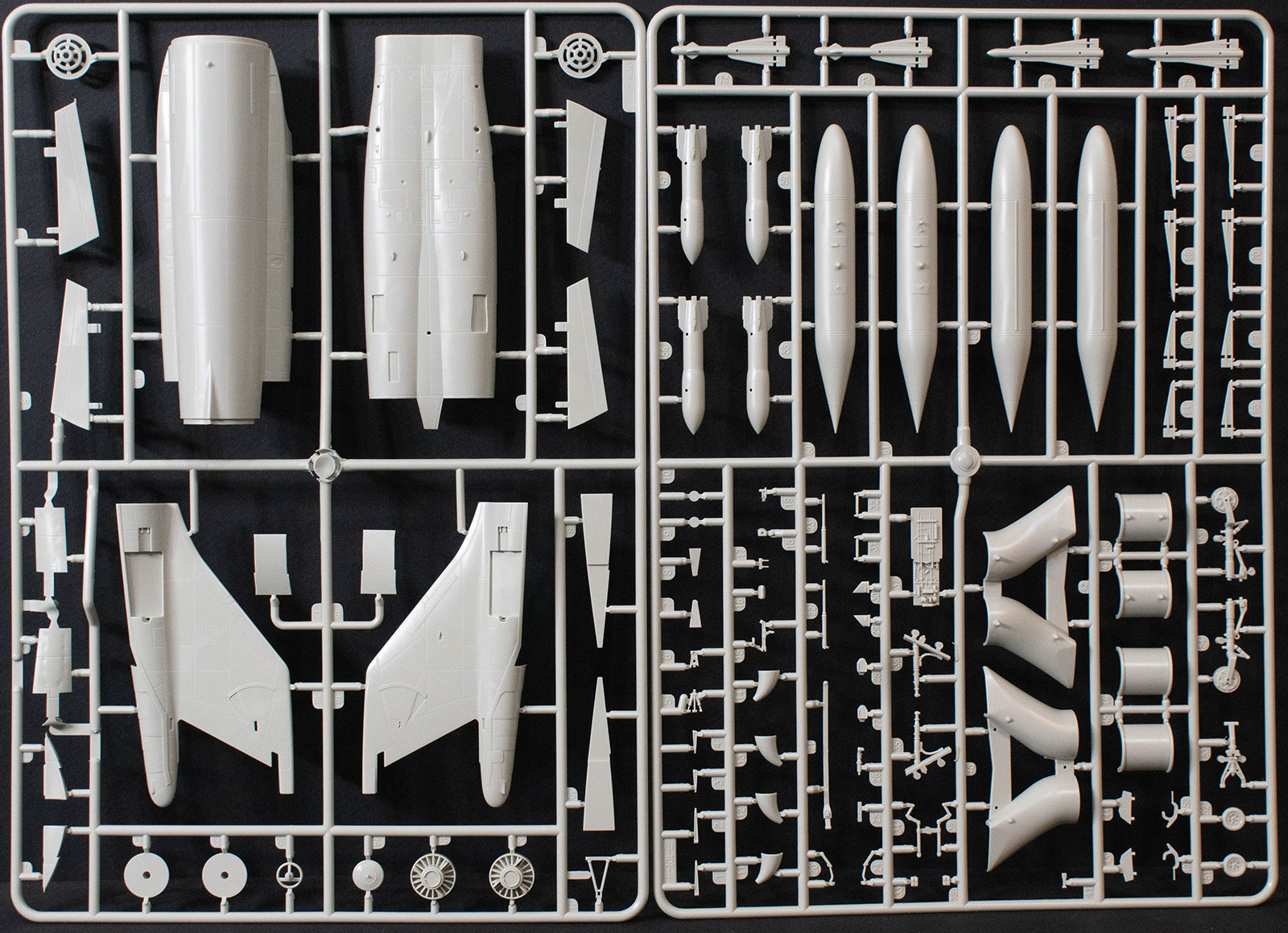 Kitty Hawk Models 80116 1/48 RF-101C/G/H Voodoo First-Look Image 01