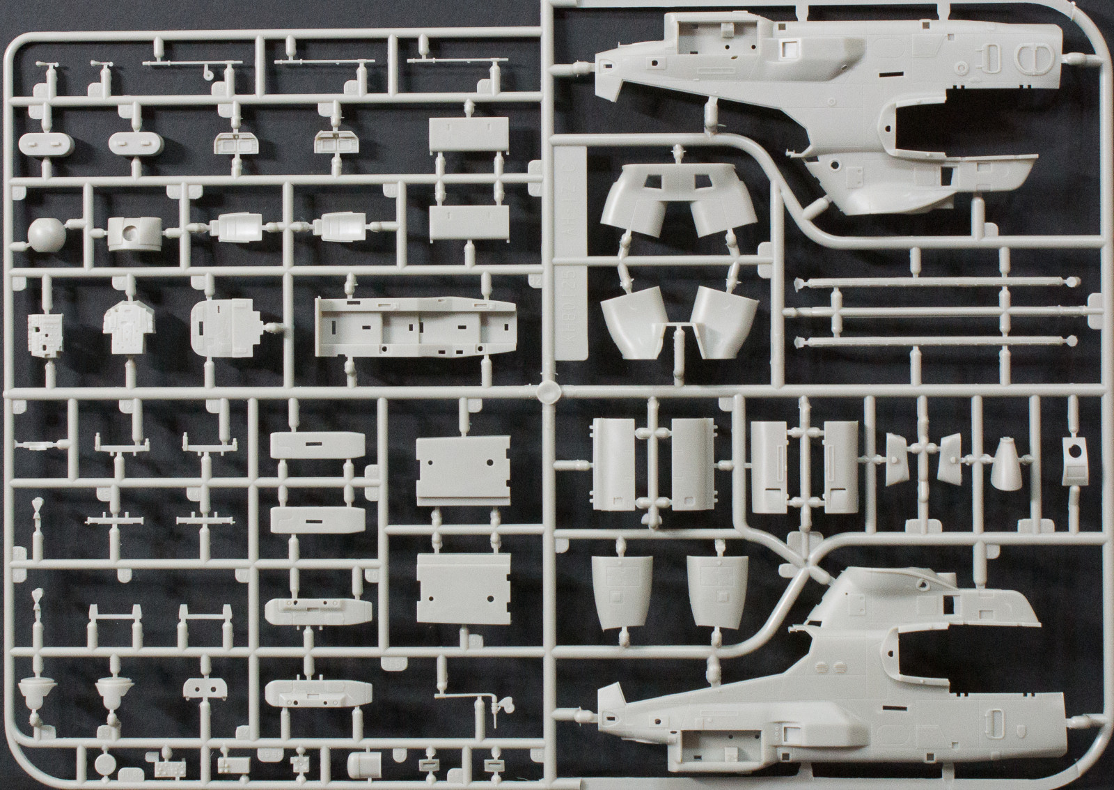Kitty Hawk Models 80125 1/48 AH-1Z Viper Review Image 01