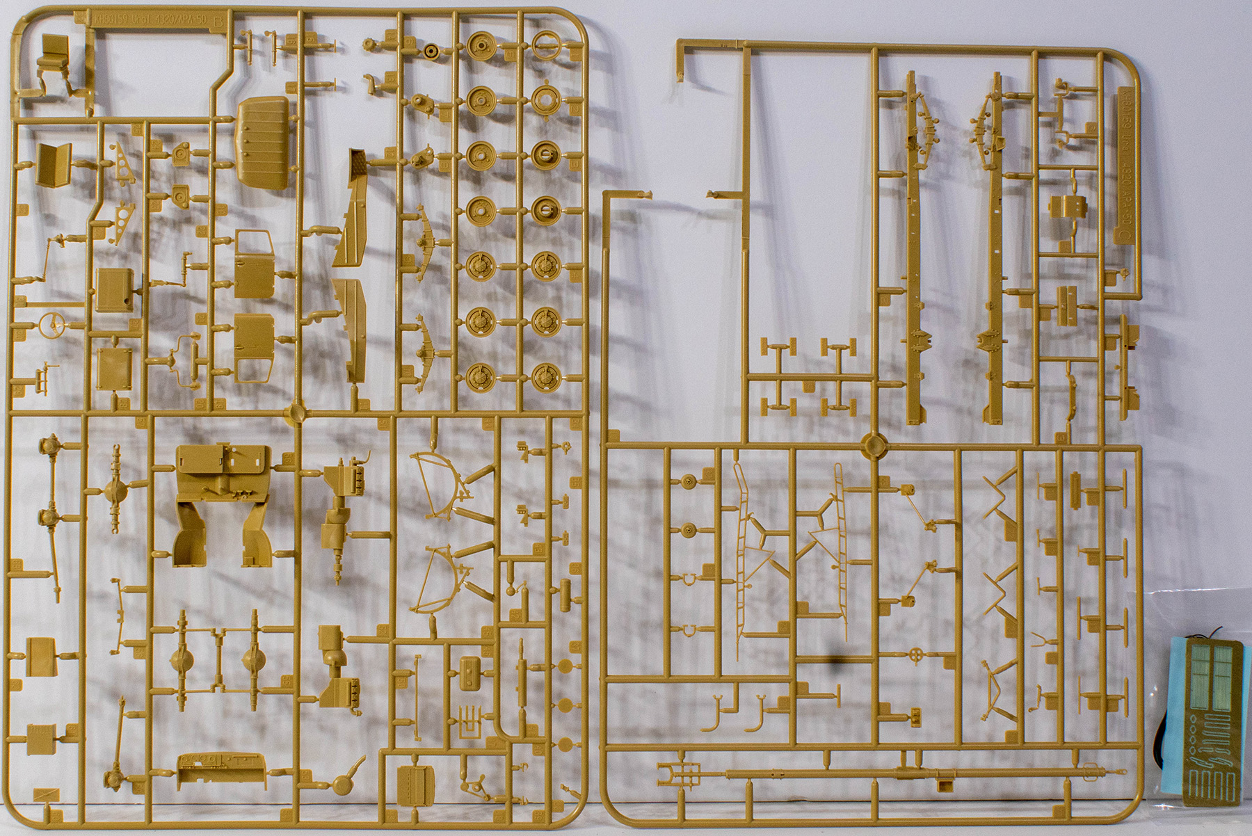 Kitty Hawk Models 80159 1/48 Ural 4320/APA-5D Review Image 02