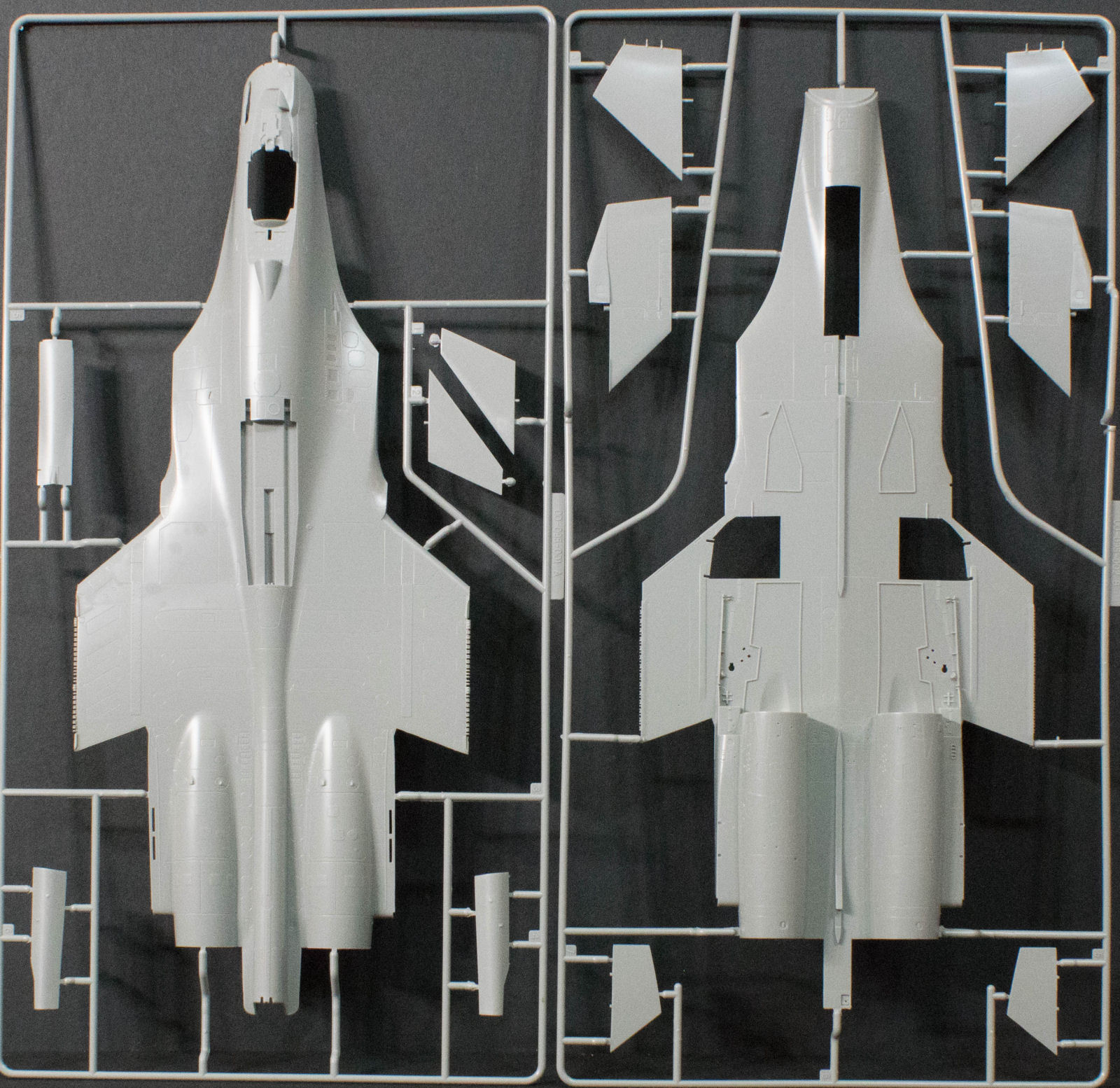 Kinetic 48062 1/48 Su-33 Flanker D Parts Image 01