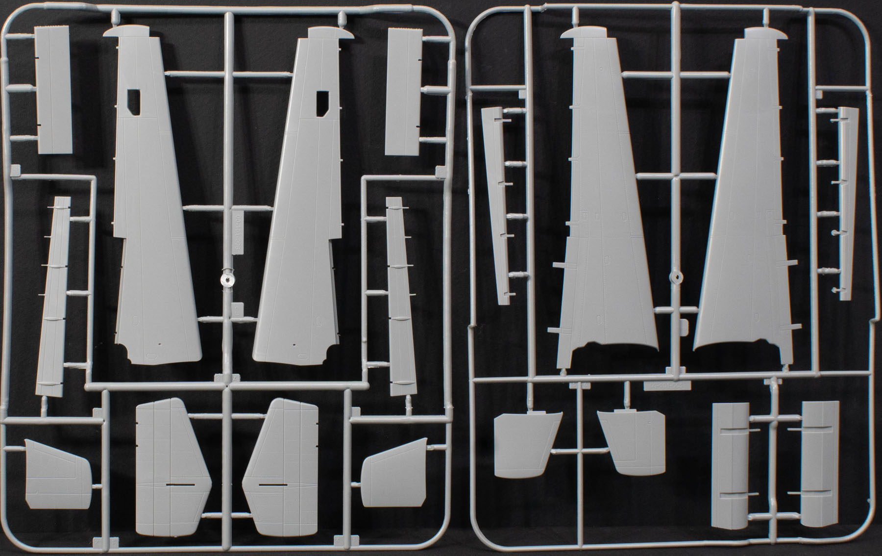 Kinetic 48066 1/48 E-2C Hawkeye 2000 Parts Image 03