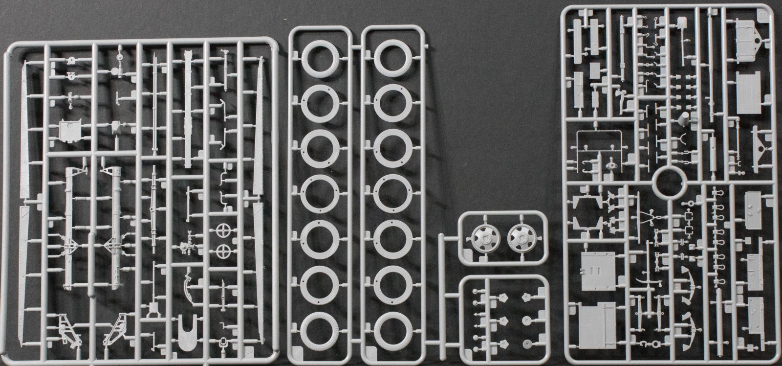 MiniArt 35129 1/35 USV-BR 76mm Gun Mod.1941 w/Limber and Crew Parts Image 02