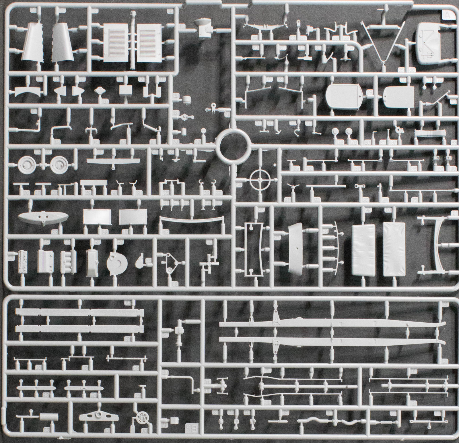 MiniArt 35156 1/35 GAZ-05-193 Staff Bus Parts Image 02