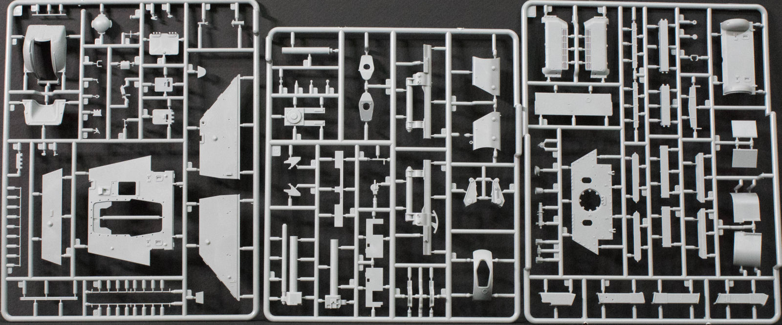 MiniArt 35181 1/35 SU-122 Early Production Parts Image 02