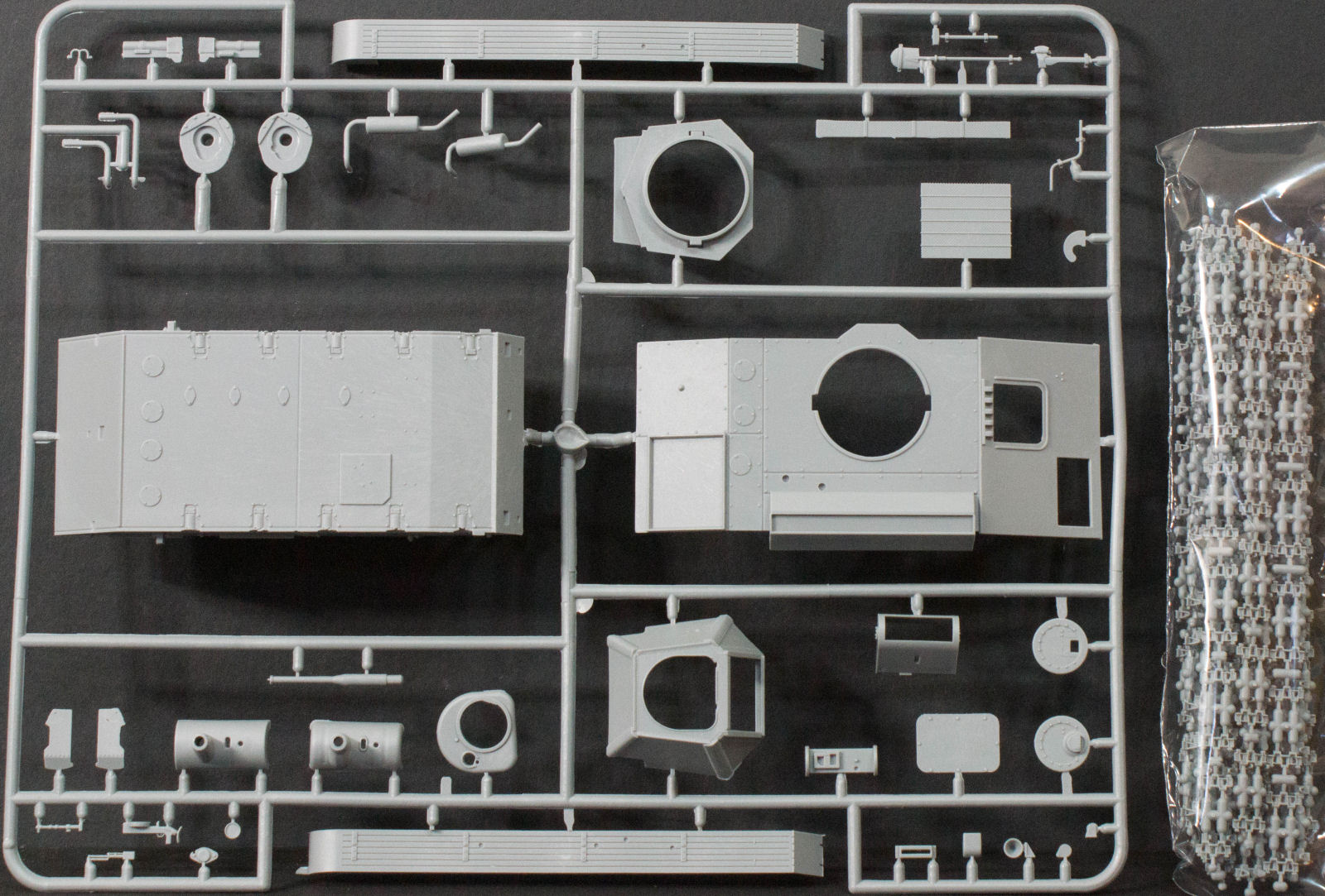 MiniArt 35194 1/35 T-70M Light Tank w/Crew Parts Image 01