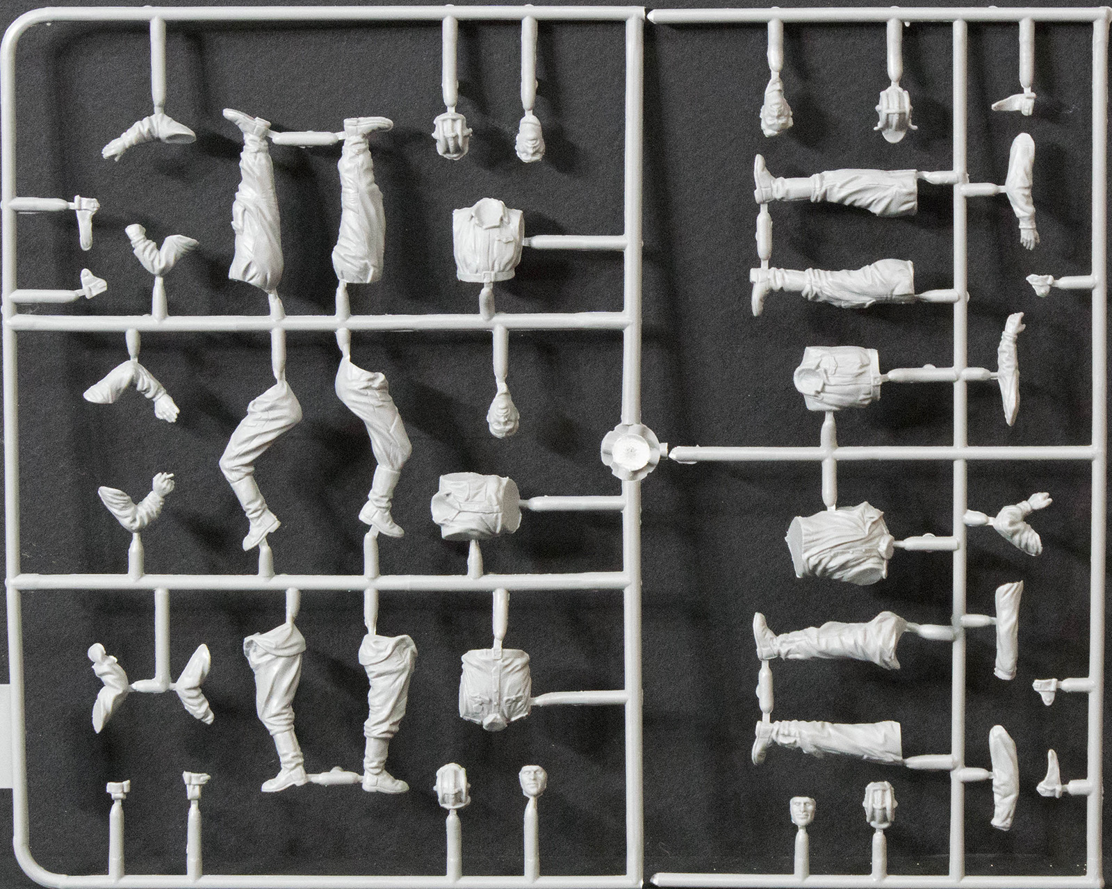 MiniArt 35246 1/35 Soviet Tank Crew at Rest Parts Image 01