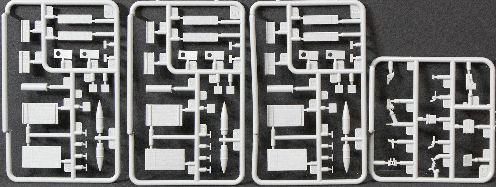 MiniArt 35246 1/35 Soviet Tank Crew at Rest Parts Image 02