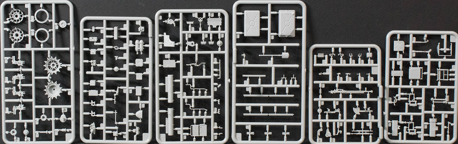 MiniArt 37011 1/35 T-54B Early Production Tank Parts Image 06