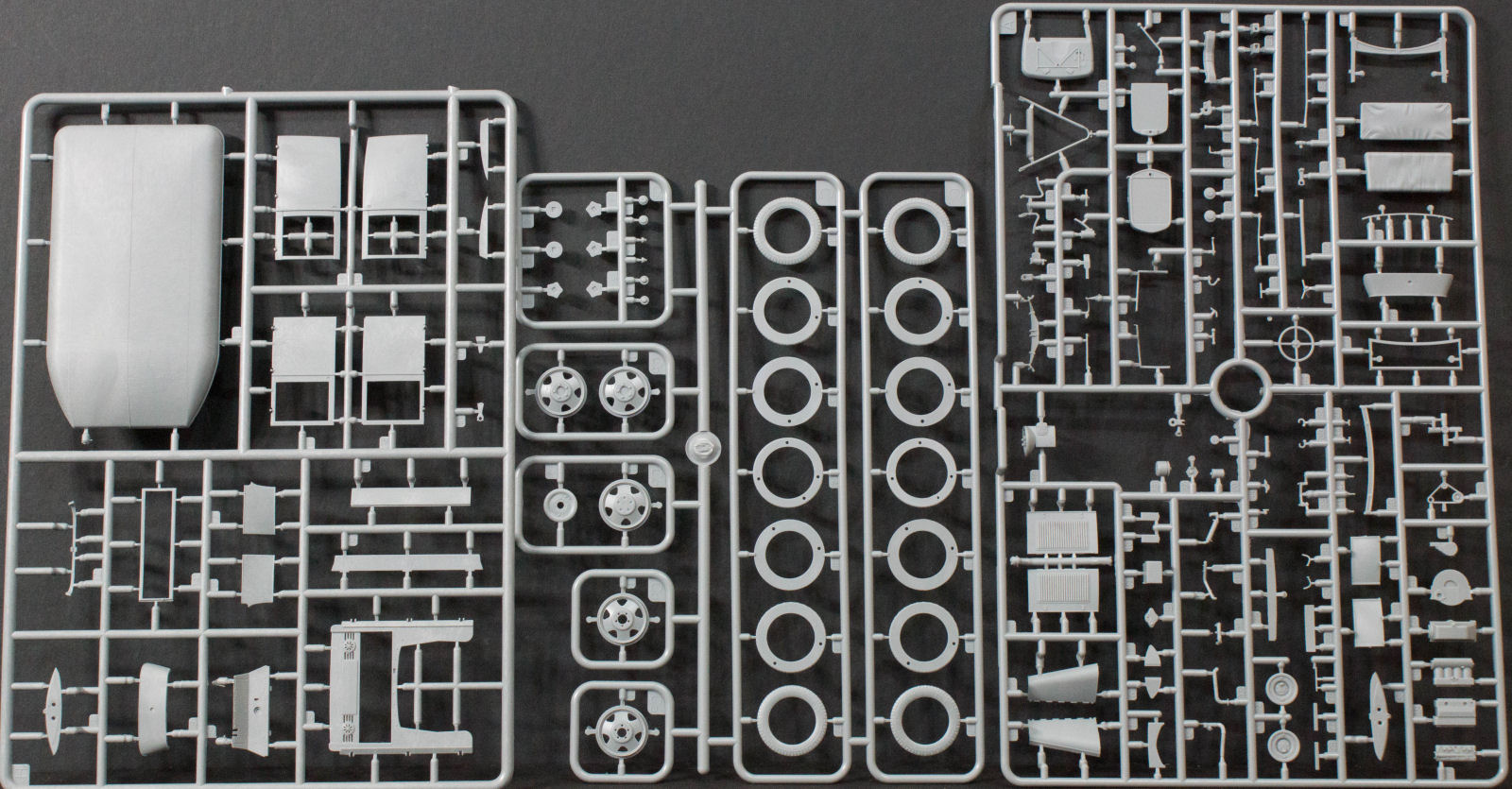 MiniArt 38005 1/35 GAZ-03-30 Passenger Bus Parts Image 01