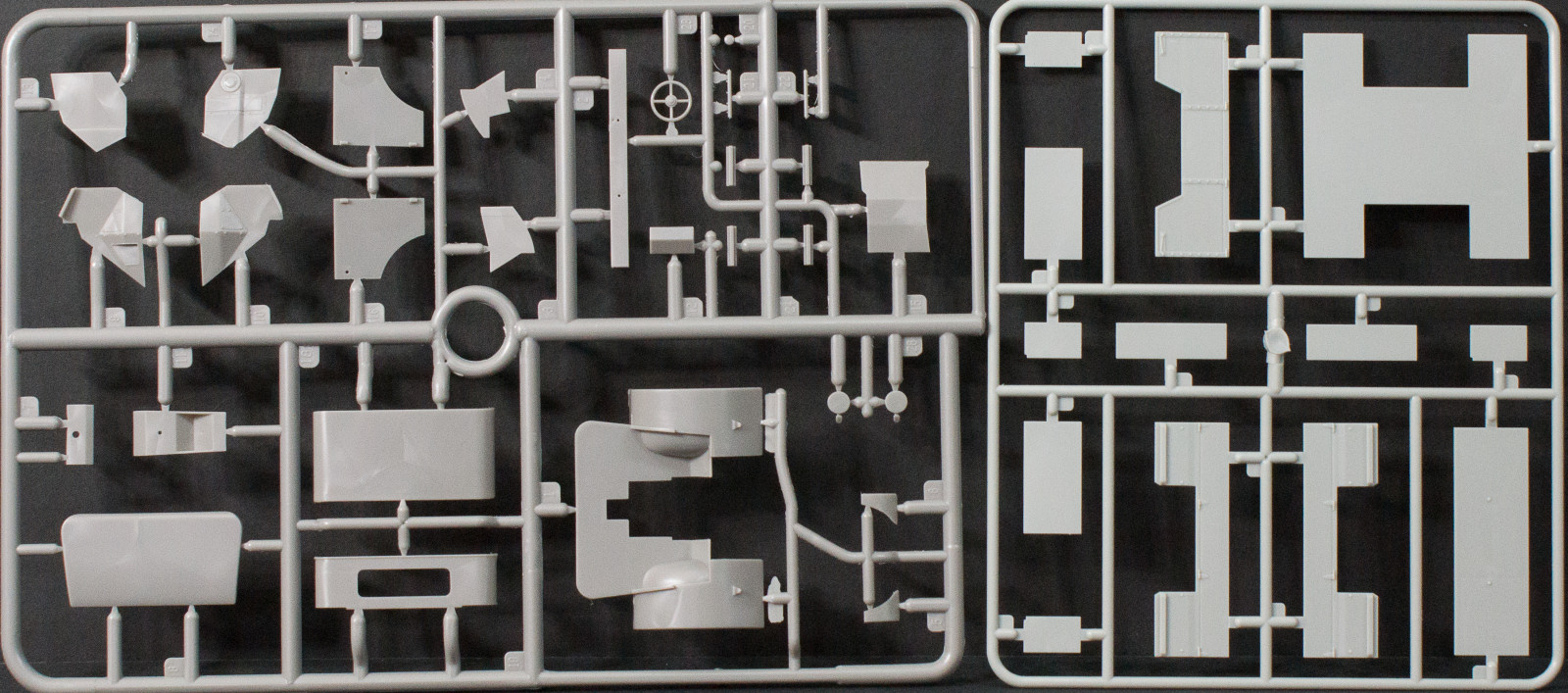 Mirror Models Ltd. 35107 1/35 CMP F15 Italian Gun Truck Kit First Image 02