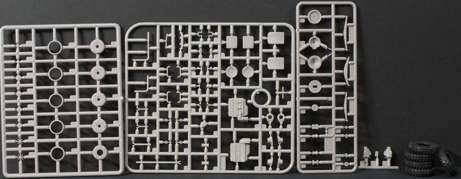 Mirror Models Ltd. 35107 1/35 CMP F15 Italian Gun Truck Kit First Image 04