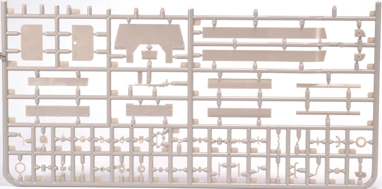 Mirror Models Ltd. 35200 1/35 T-20 Komsomoletz Russian Artillery Tractor – Early Kit First Image 01