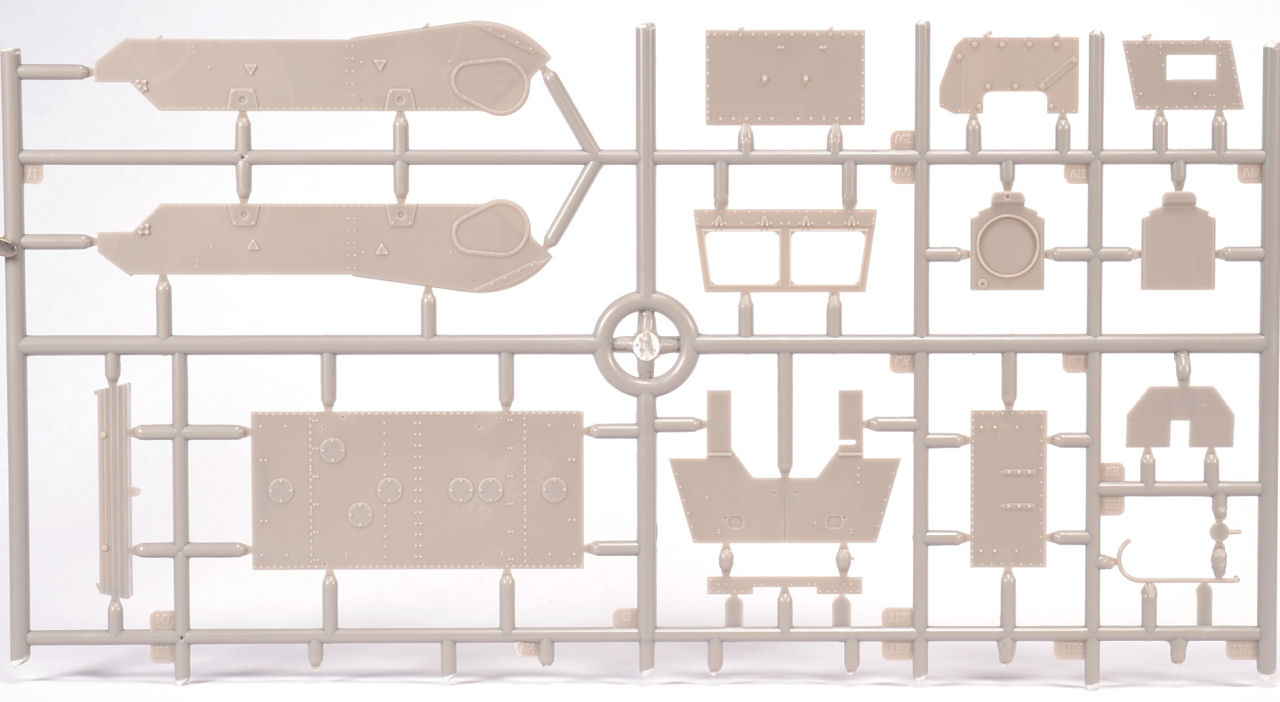 Mirror Models Ltd. 35200 1/35 T-20 Komsomoletz Russian Artillery Tractor – Early Kit First Image 02
