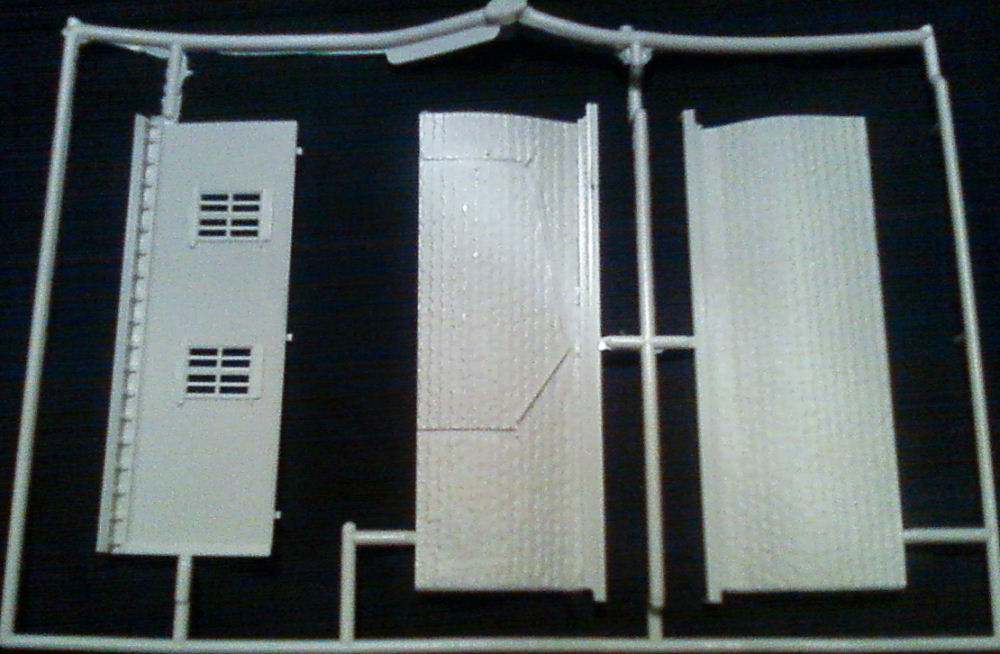 Moebius Models 929 1/87 The Munsters House First Look Parts Image 06