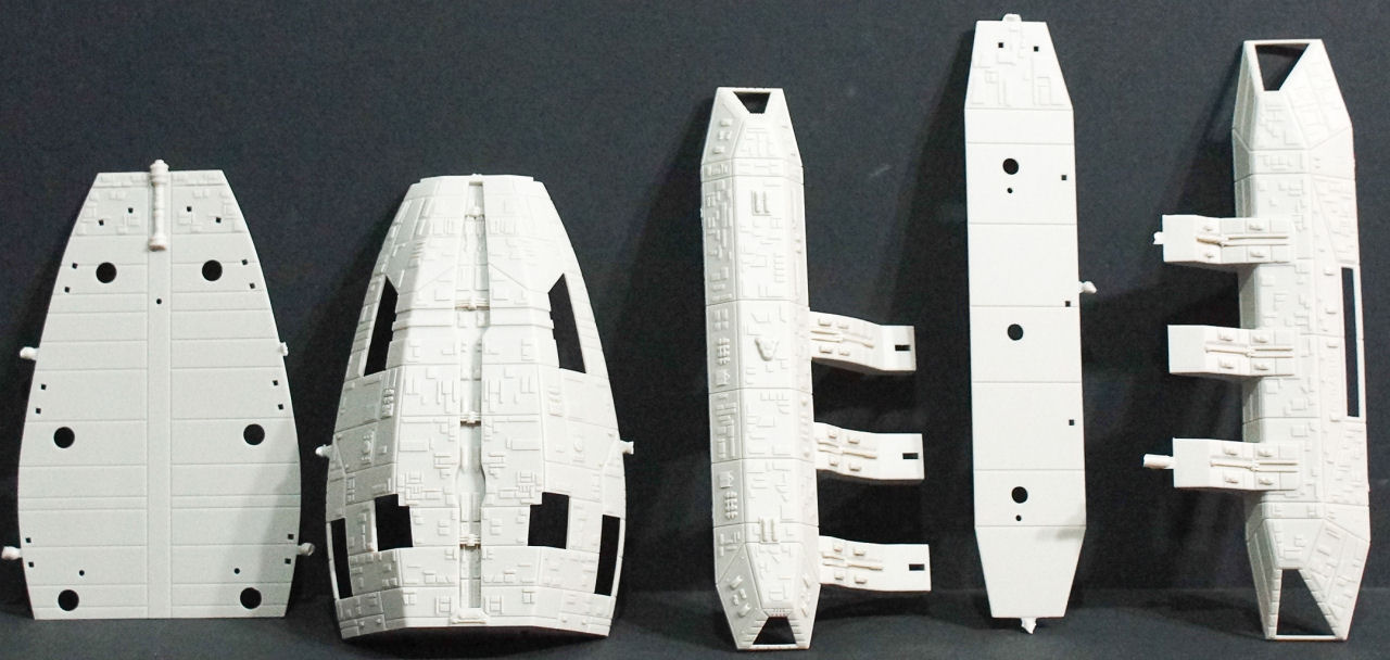 Moebius Models 931 1/4105 Battlestar Pegasus BSG First Look Parts Image 01
