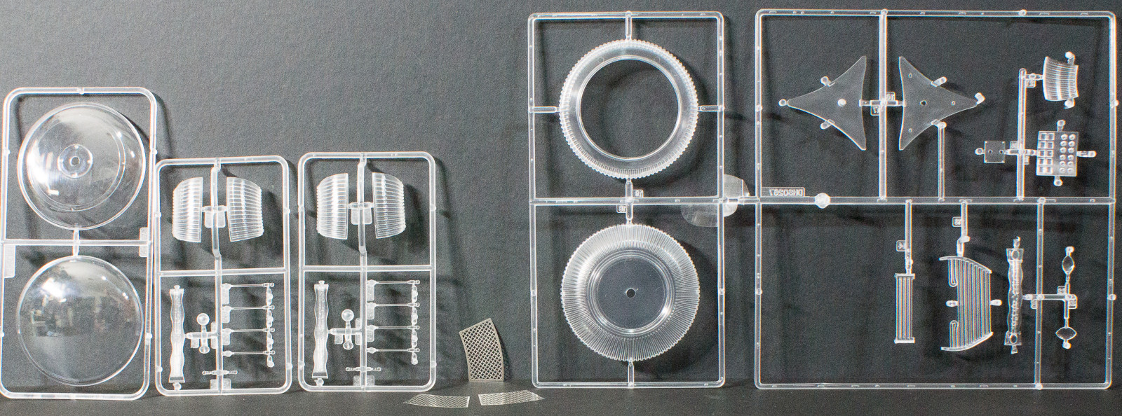 Moebius Models 0939 1/6 Robot B9 First Look Parts Image 05