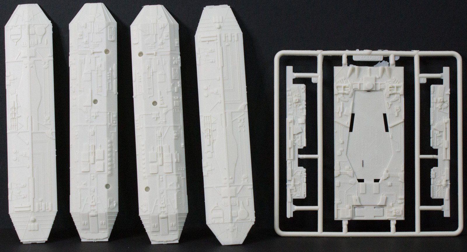 Moebius Models 0942 1/4105 Battlestar Galactica First Look Parts Image 03