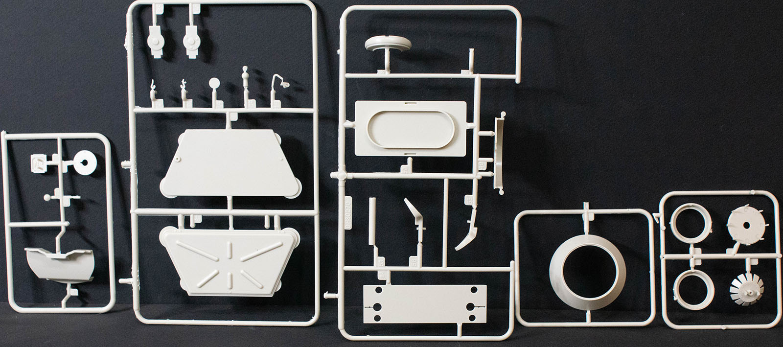 Moebius Models 0949 1/6 Robot B9 First Look Parts Image 03