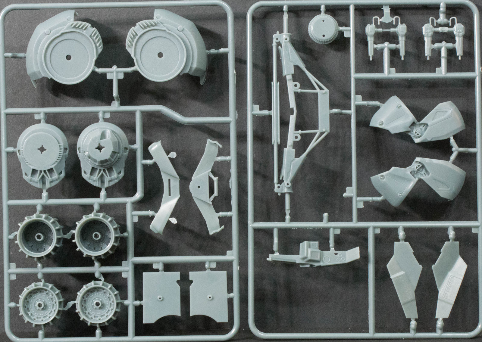 Moebius Models 964 1/25 Batmobile (Batman vs Superman) First Look Parts Image 04