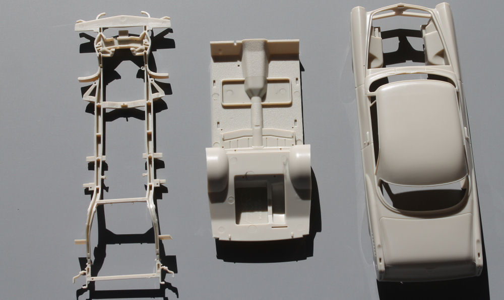 Moebius Models 1201 1/25 1955 Chrysler 300 First Look Parts Image 02