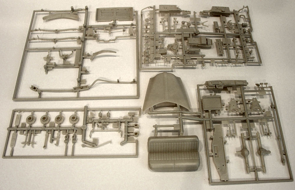 Moebius Models 1204 1/25 1952 Hudson Hornet Convertible First Look Parts Image 05