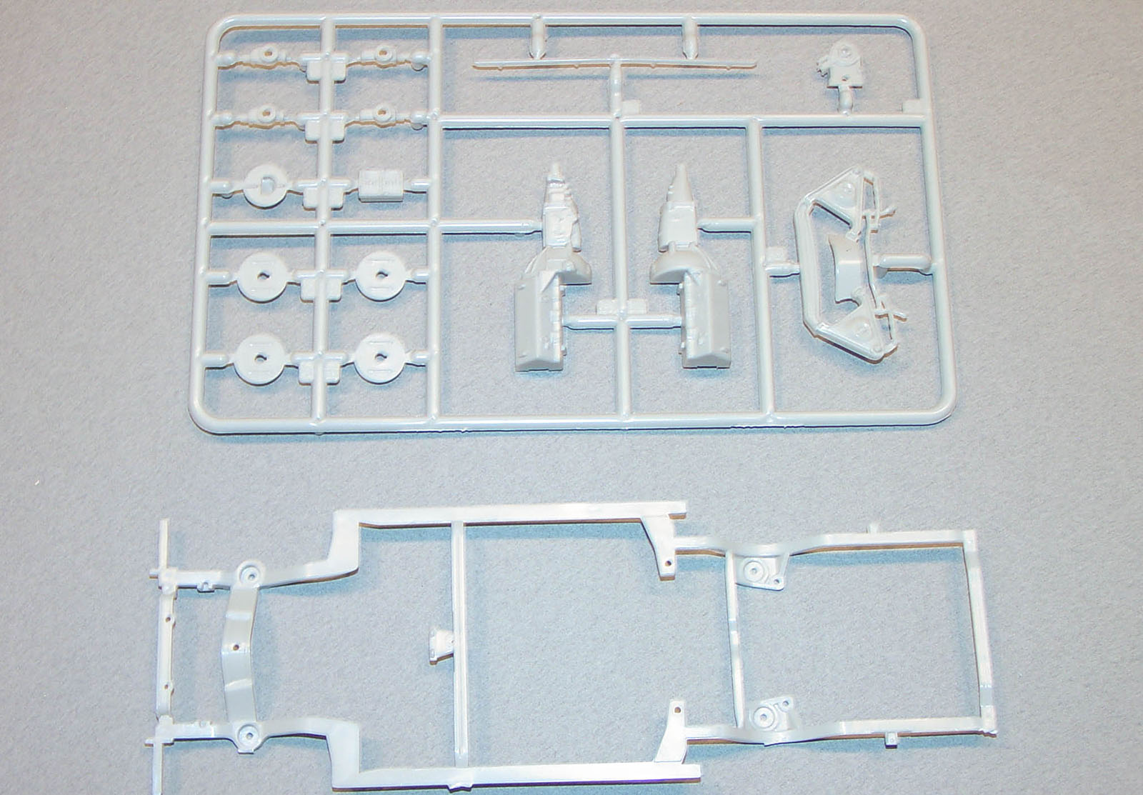 Moebius Models 1211 1/25 1961 Pontiac Ventura First Look Parts Image 04