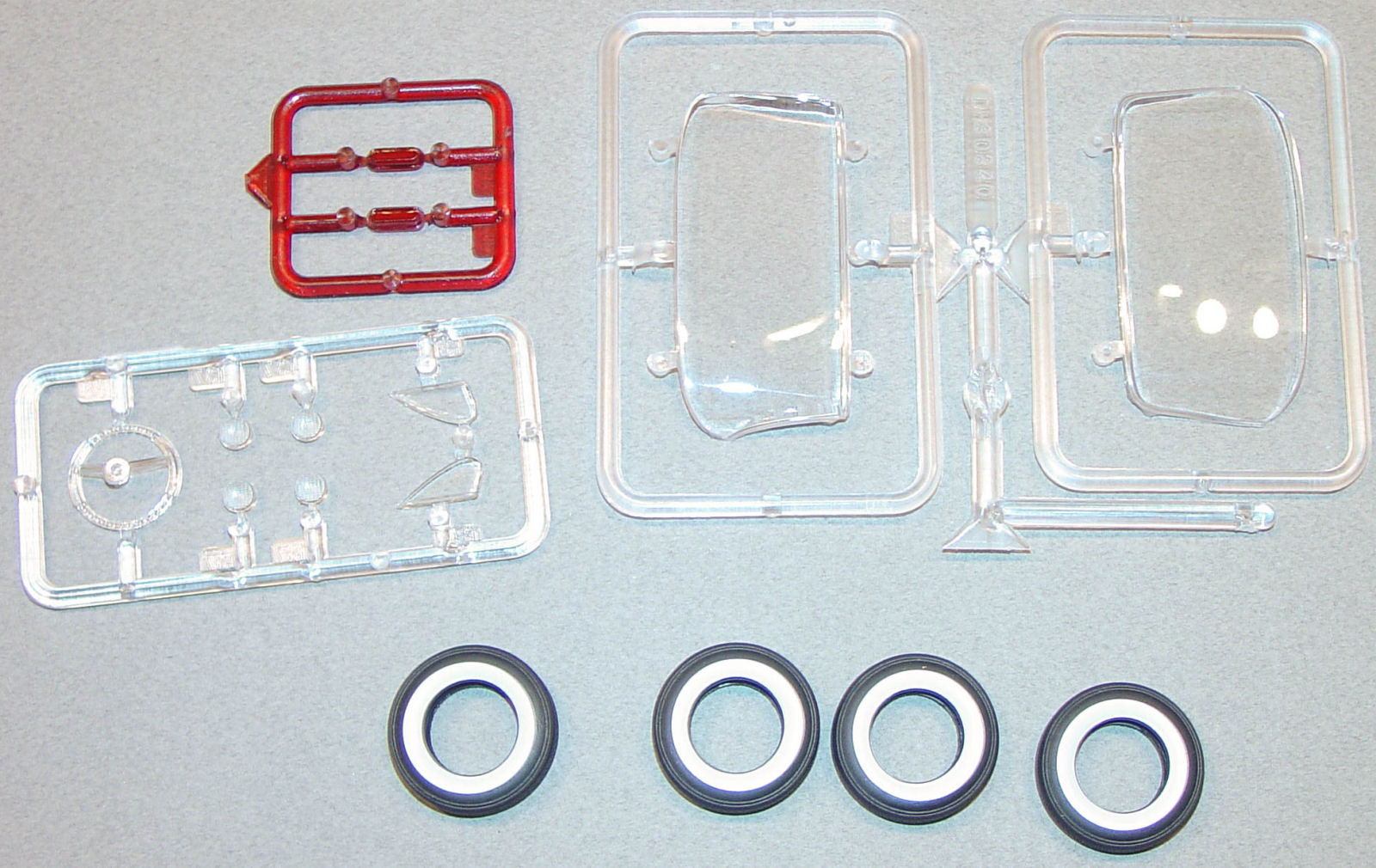 Moebius Models 1211 1/25 1961 Pontiac Ventura First Look Parts Image 08