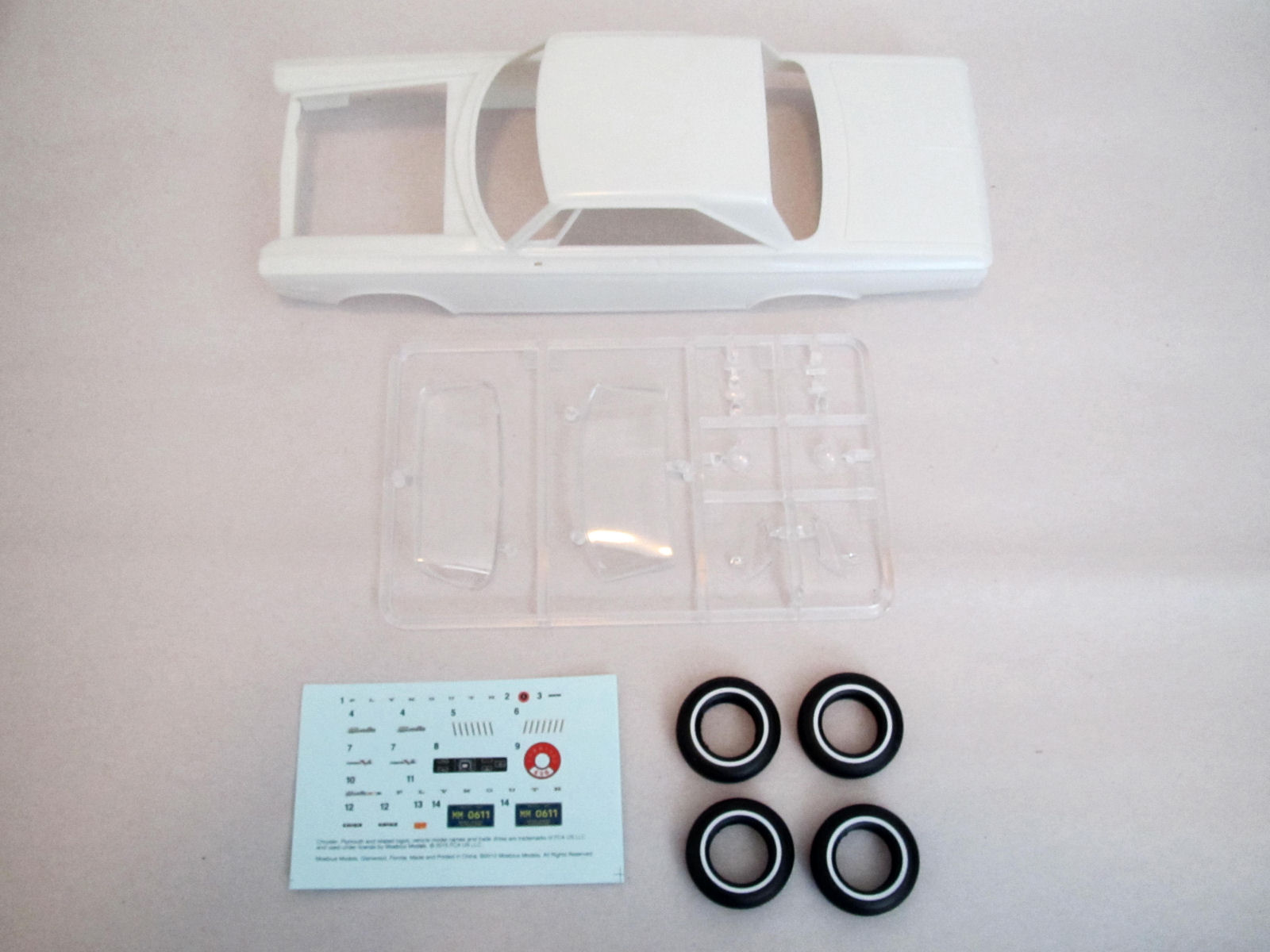 Moebius Models 1215 1/25 1965 Plymouth Satellite First Look Parts Image 01