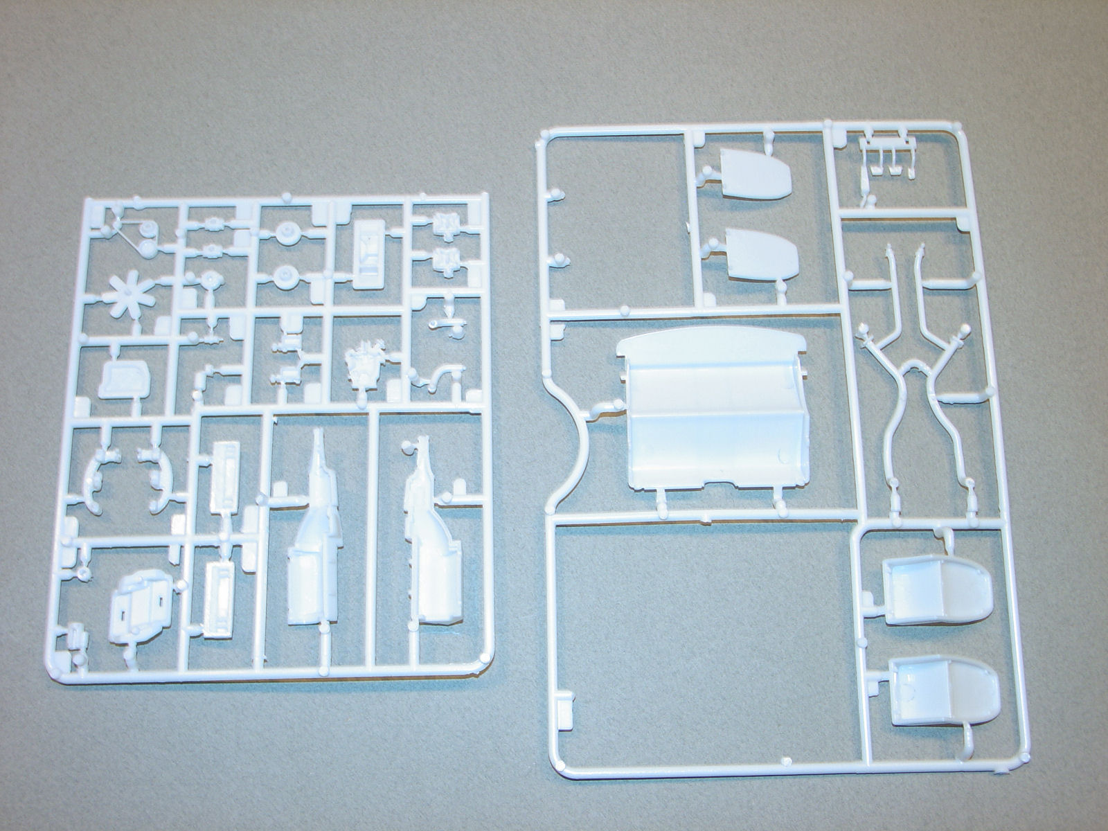 Moebius Models 1218 1/25 1965 Plymouth Belvedere First Look Parts Image 04