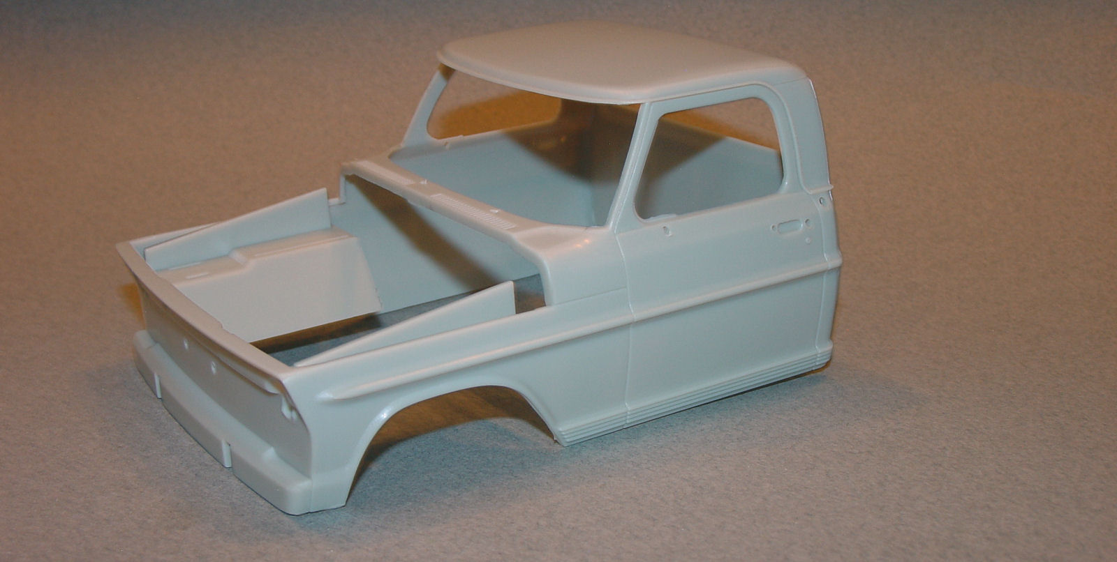Moebius Models 1220 1/25 1972 Ford Sport Custom Pickup First Look Parts Image 01