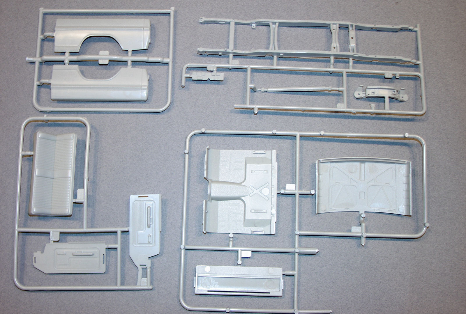 Moebius Models 1220 1/25 1972 Ford Sport Custom Pickup First Look Parts Image 04
