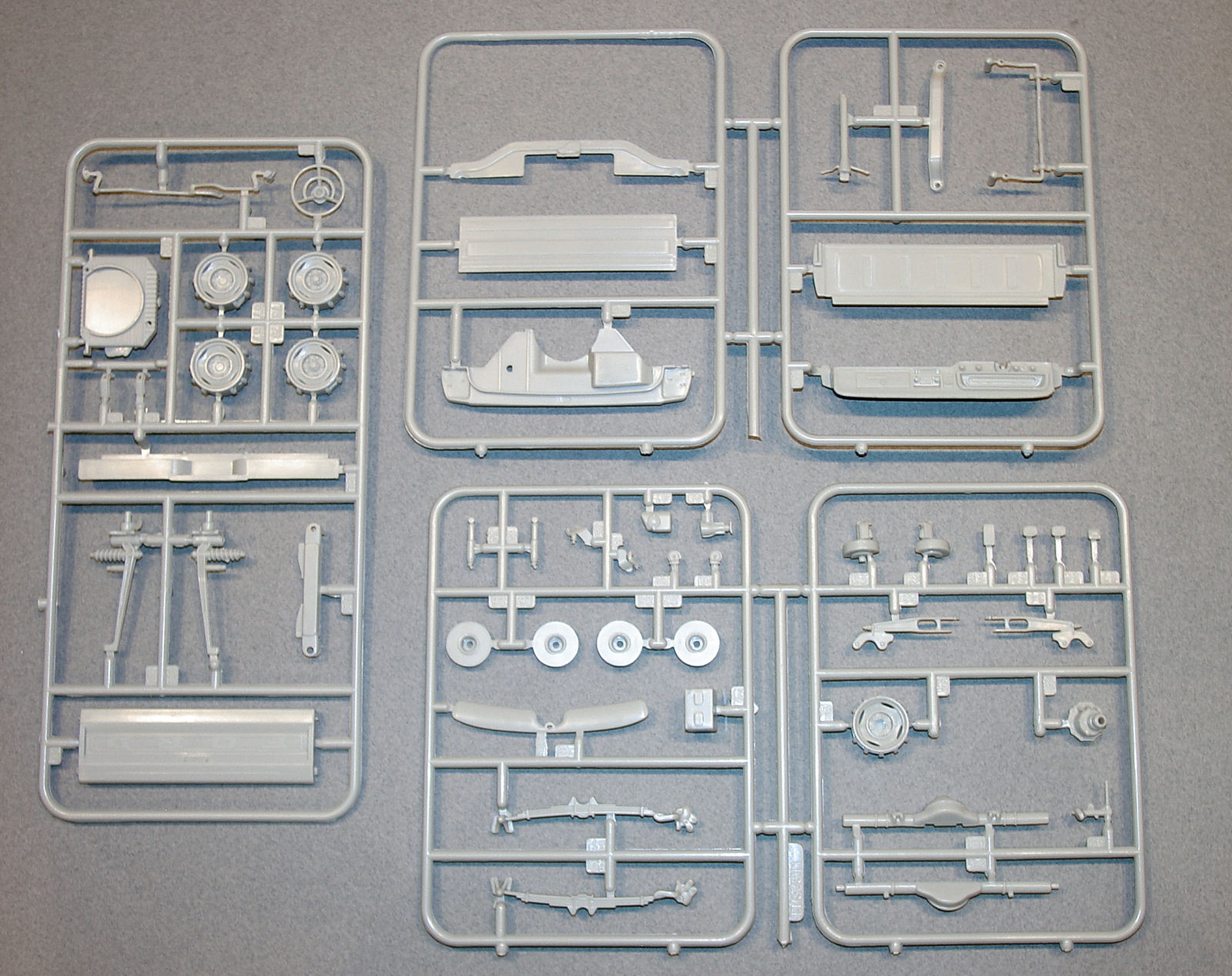 Moebius Models 1220 1/25 1972 Ford Sport Custom Pickup First Look Parts Image 05