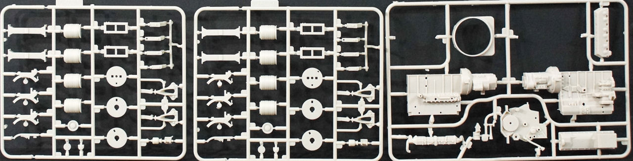 Moebius Models 1301 1/25 International Prostar First Look Parts Image 05