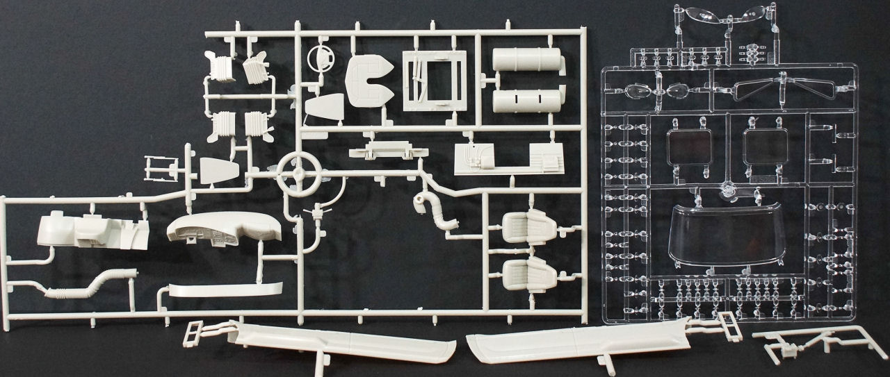 Moebius Models 1301 1/25 International Prostar First Look Parts Image 08